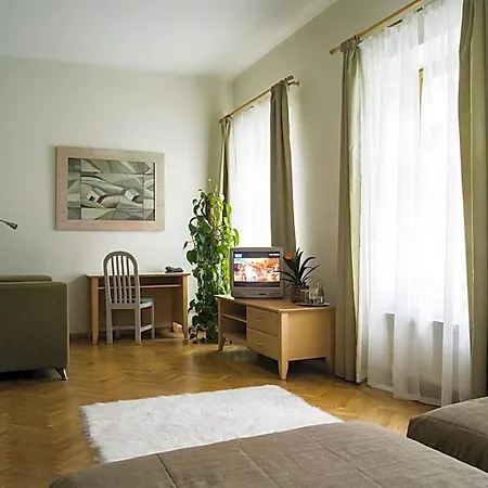 Elizabete Design 3*